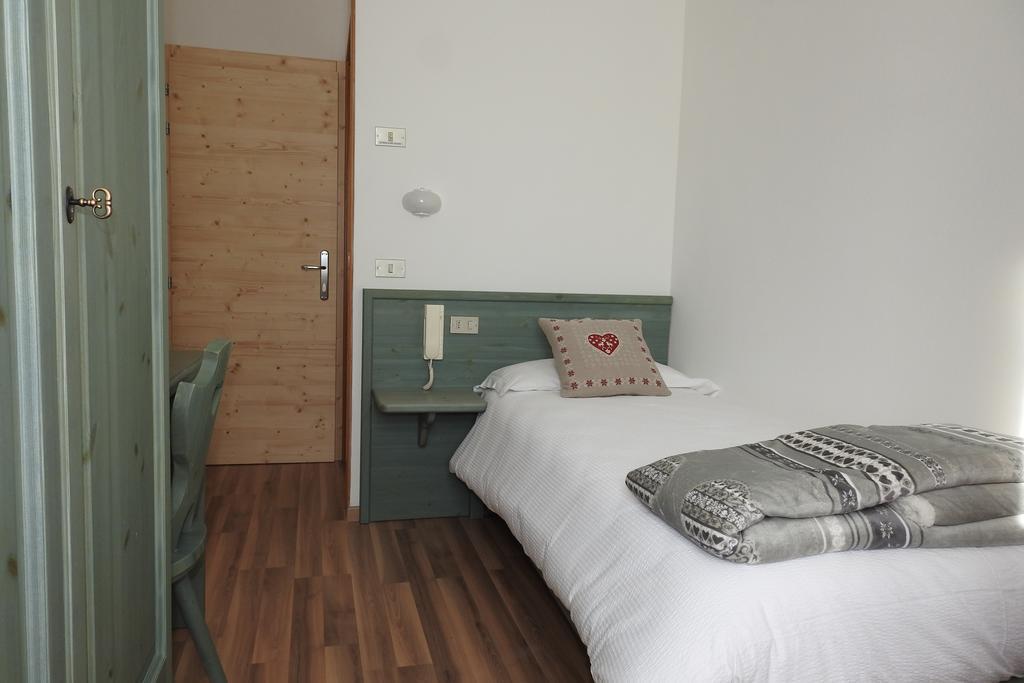 Casa Salvaterra Affittacamere Pinzolo Ngoại thất bức ảnh